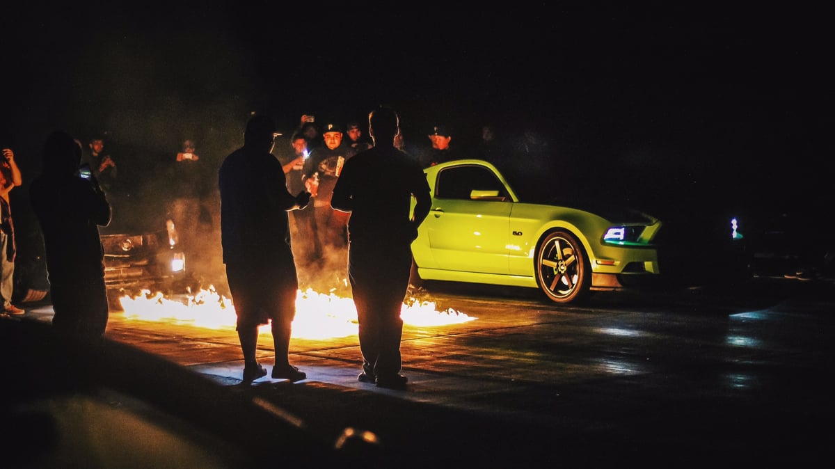 Ночные гонки на машинах. Уличные гонки это. Drag racing уличные гонки на андроид. Уличные гонки одноклассники. Уличные гонки это.