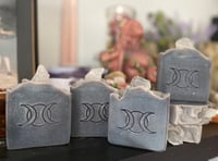 Moonbathsoap 's account image