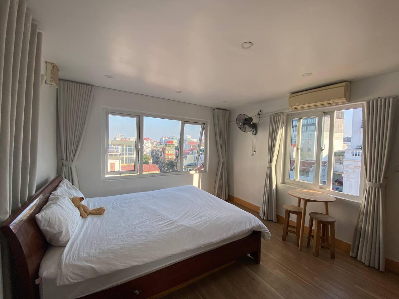 1 Guest Room, 1-2 Queen, City View