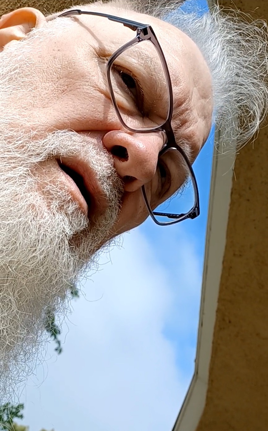 R. Stevie Moore relaxing in the LA sun, May 2023