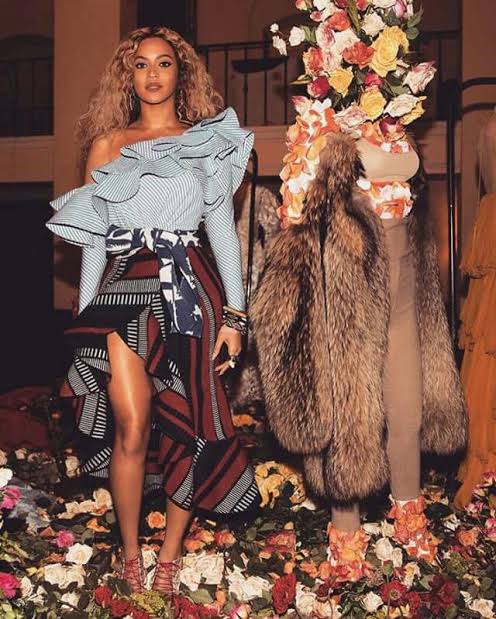 Beyoncé wearing African print fashion