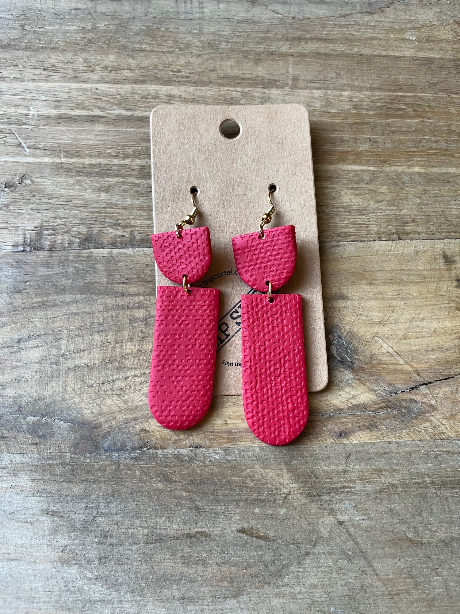 Image of Katmai in Red with gold 