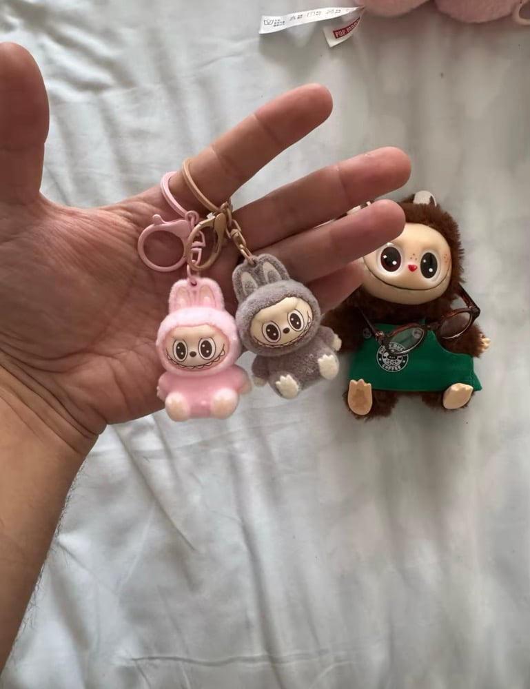 Image of labubu baby keyring (6cm)