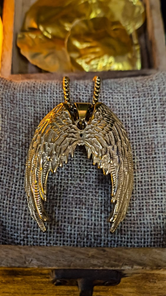 ๐The Armored Kingdom Golden Guardian Wings of Glory Necklace
