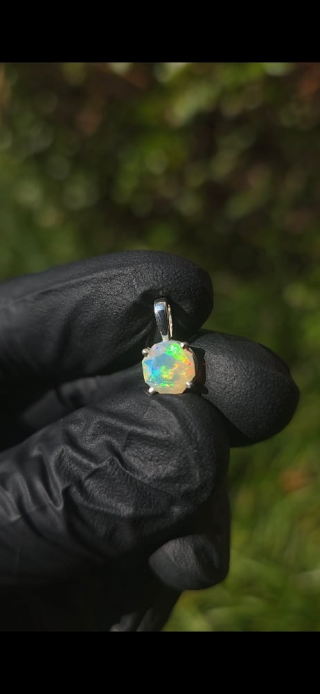 Image of Welo opal pendant 