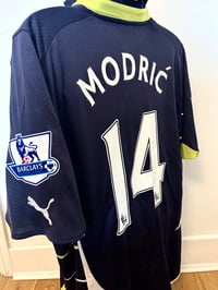Image 6 of Tottenham Hotspur “MODRIĆ 14” 2010/11 Third Shirt + PL patches (L)