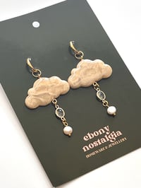 Image 1 of Cloud single drop - clear