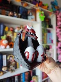 Image 4 of Contador de libros dragon rojo/negro