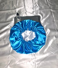 Image 1 of Crystal | Bonnet