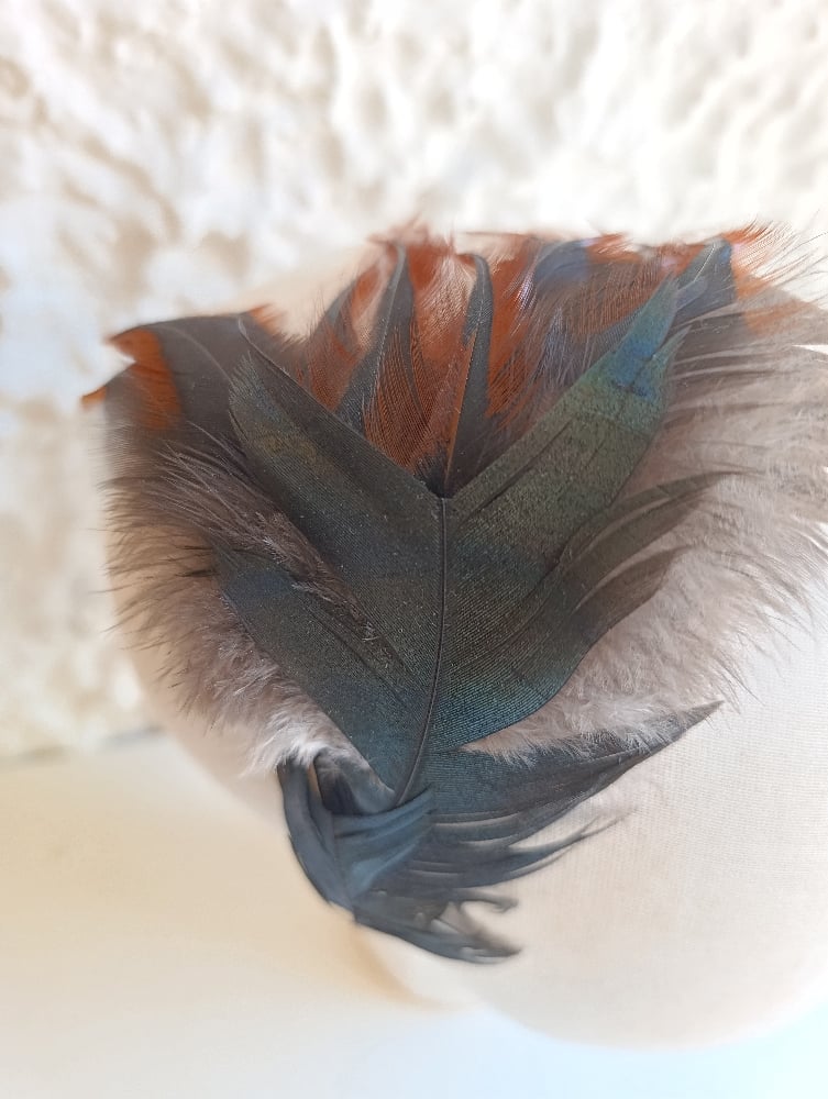 Image of Cerchietto piume di gallo verde/ruggine/moro