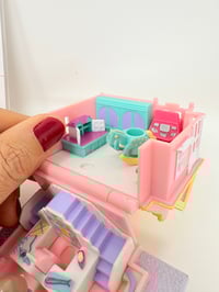 Image 7 of Ensemble bracelet et Polly Pocket Magasin de jouets 