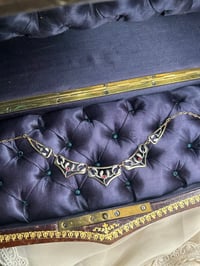 Image 4 of Magnifique collier draperie Art Nouveau avec feuille de gui, vermeil, argent plaqué or, 1900!