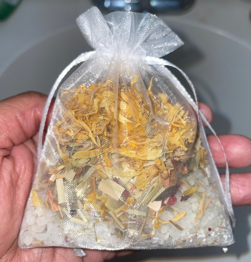 Image of Herbal Energy Bath Tea Soak ☕️