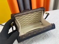 Image 4 of Lou Trunk Bag