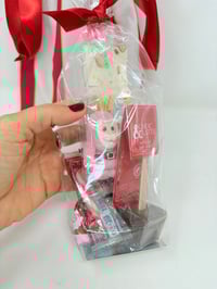 Image 7 of Le Pochon-cadeau avec son kit chocolat chaud gourmand ! 