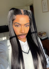 Image 3 of 24 inch YAKI STRAIGHT GLUELESS HD LACE CLOSURE WIG with LAYERS