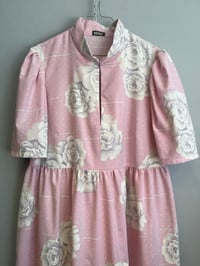 Image 2 of Ella dress in pink with roses (xl)