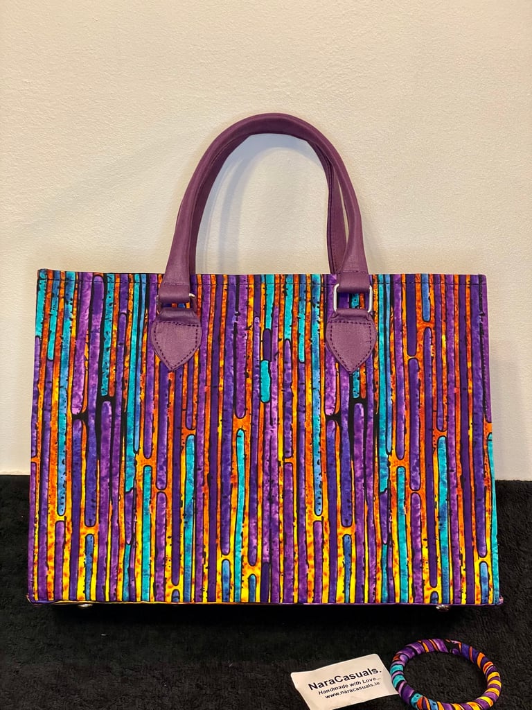 The TaMaRa Tote Bag.. Image 4