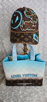 Image 1 of Classic light Blue Ombre small tote w/ hat