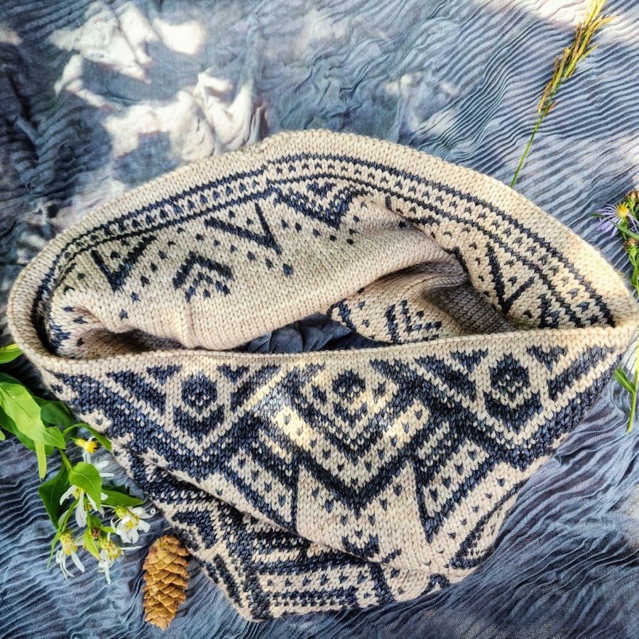 Image of Cascades Reversible Cowl