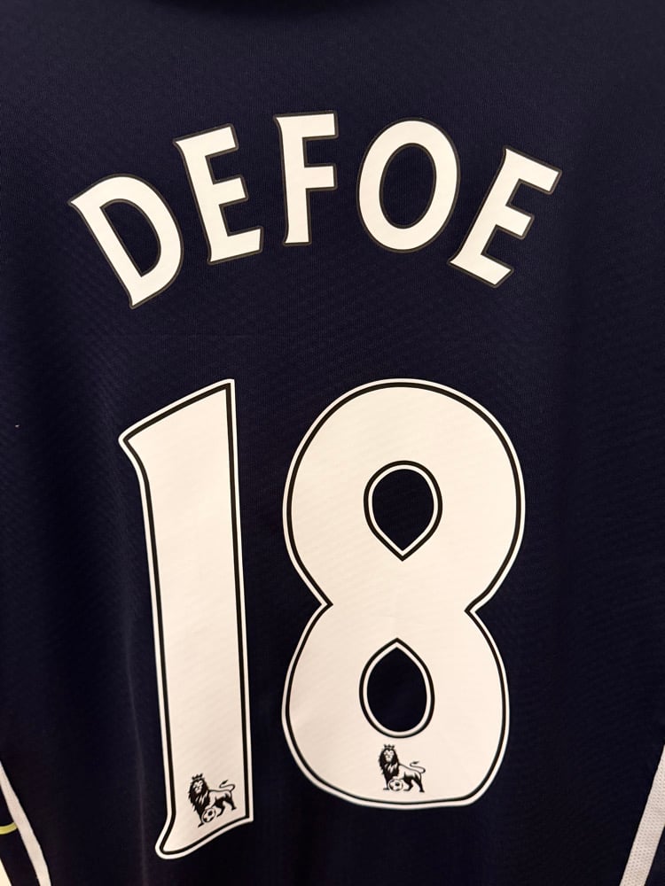 Image of PRE ORDER: Tottenham Hotspur “DEFOE 18” 2010/11 Third Shirt + PL patches (L)