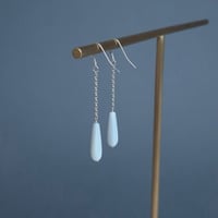 Image 4 of Boucles d’oreilles longues goutte nacre argent