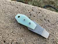 Jade g10 pry