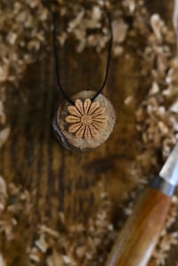 Image 3 of Daisy Pendant Necklace 