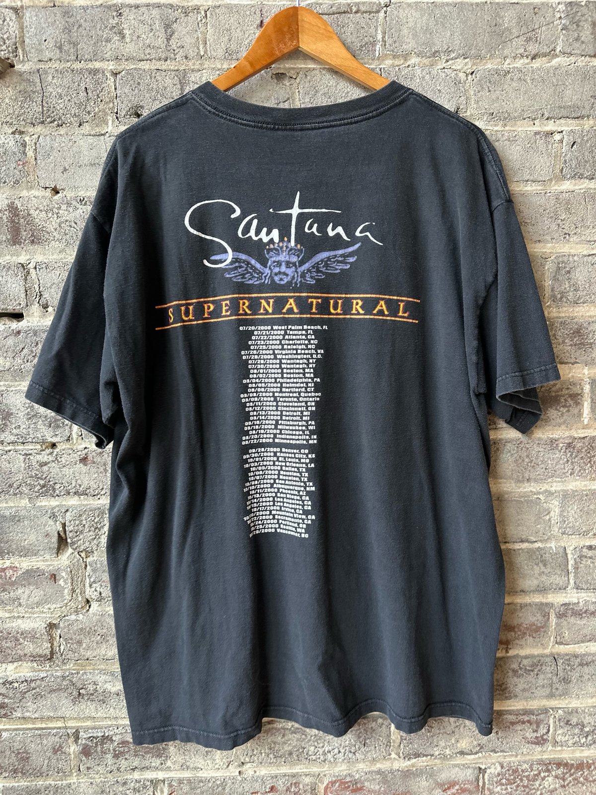 Standout Vintage — Year 2000 Vintage Carlos Santana - Supernatural Concert  Tee, SIZE: XL