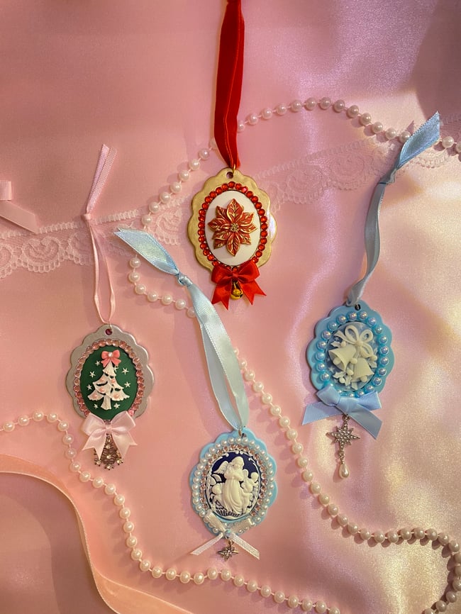 Holiday Cameo Ornaments