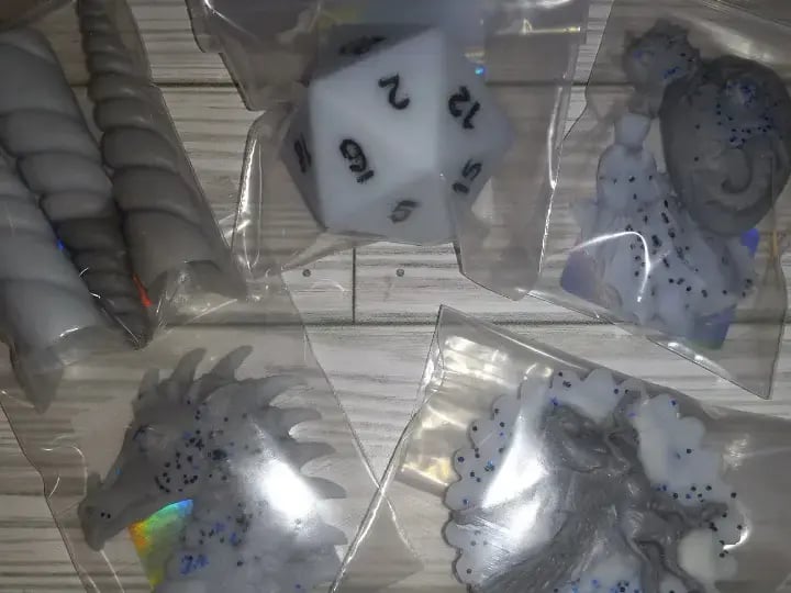 Image of A world of dragons box.