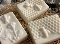 Image 2 of True Lilac Honeybee Butter Bar