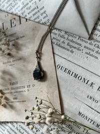 Image 3 of Pendentif en hématite, marcassites et argent massif, époque Art Déco (1910)