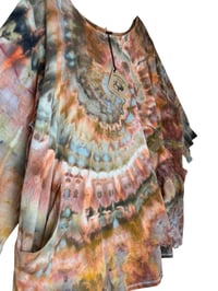 Image 6 of 2XL Cotton Forager Top in Sedona Spiral Ice Dye