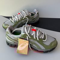 Image 3 of size: us10 uk9 eu44 cm28