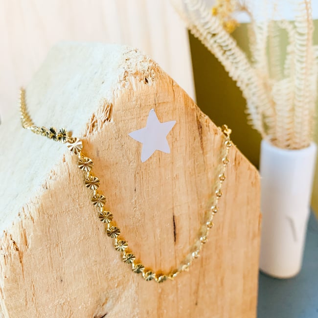 LOUISON | Collier maille pastilles martelées en acier inoxydable doré