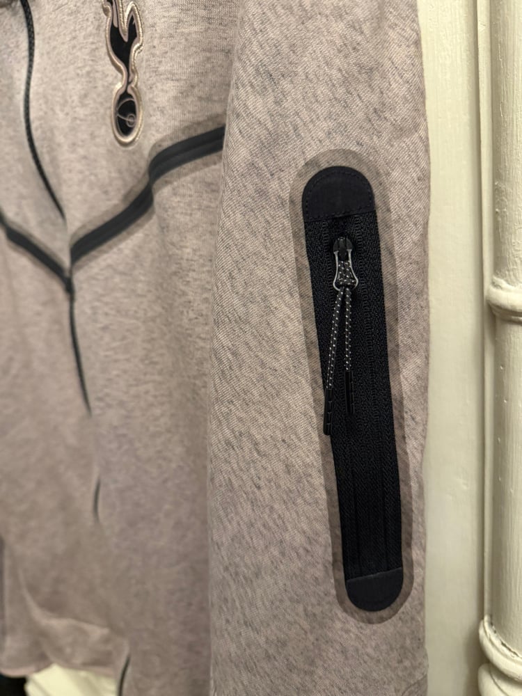 Image of Tottenham Hotspur Nike Tech Fleece Muave Sports Jacket (S)