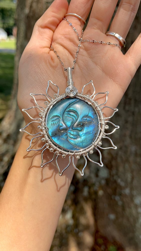Image of Labradorite Moon Face Necklace 