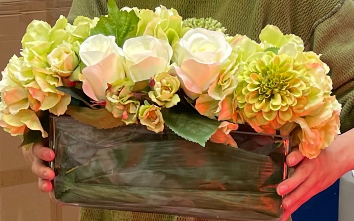 Image of Rose and hydrangea rectangular vase 