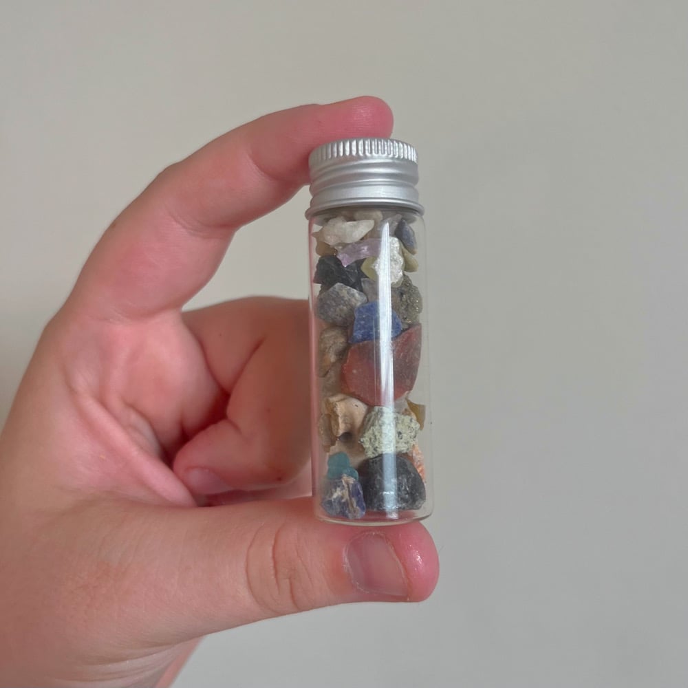 Image of crystal & fossil jar
