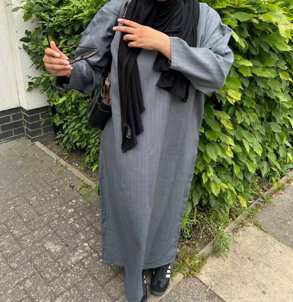 Image of Daniyah grey 