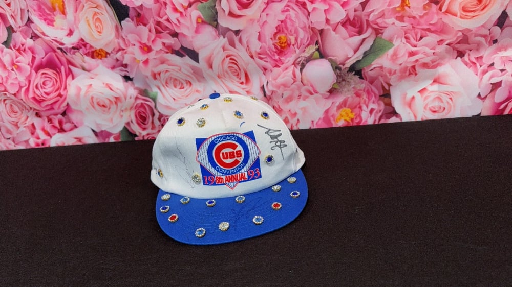 Image of 1 of 1 Unisex autographed Vintage Chicago Cubs SnapBack stones hat 