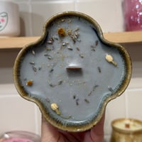 Image 2 of old soul scented ceramic candle