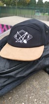 Logo 5 panel 