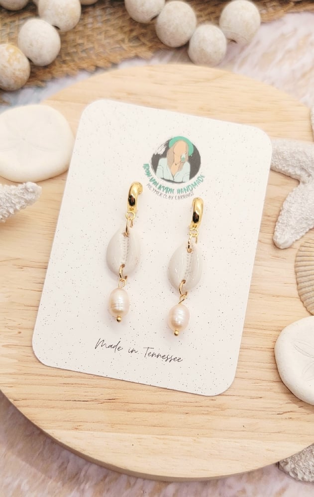 Image of Freshwater Pearl Cowrie Dangles 