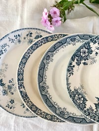 Image 1 of Assiettes dépareillées Terre de fer - début XXe