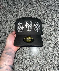 Image 2 of BLACK/WHITE NY METS CUSTOM FITTED CAP