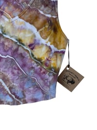 Image 7 of M Crop Fitted V Tank in Earthy Geode Ice Dye