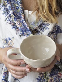 Image 4 of Wobbly Mug 03