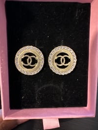 Gold circle cc earrings 